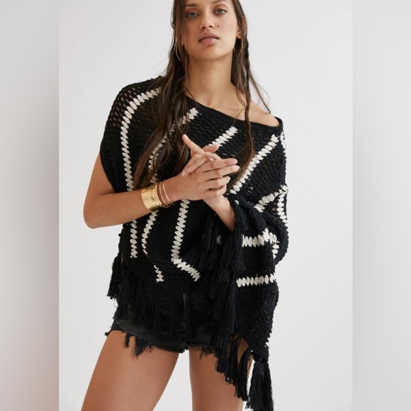 New without tag Anthropologie crochet poncho top - Picture 1 of 7